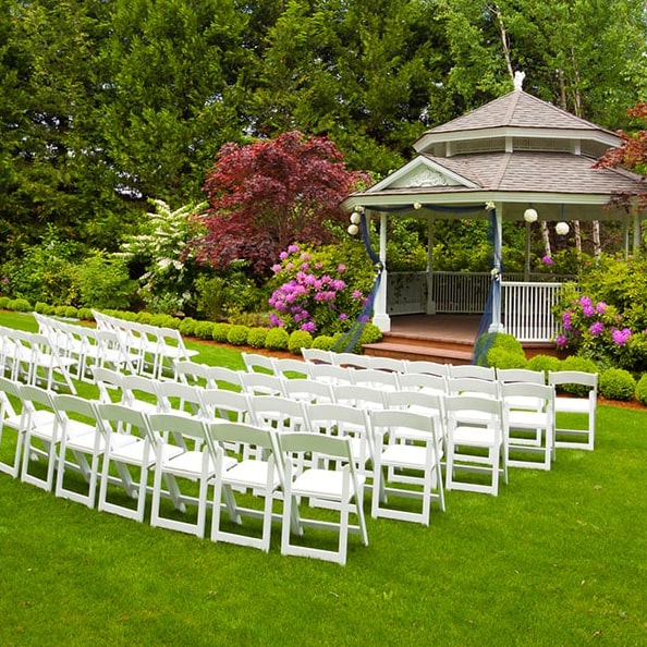 our wedding & event trailers can accommodate a range of guest capacities